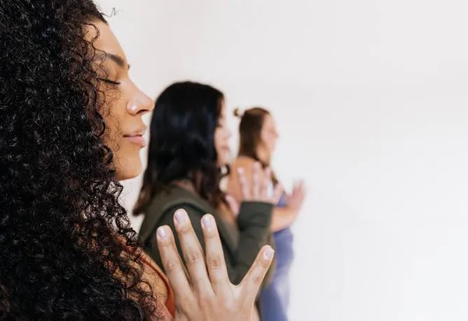 Serene workspace for focused breathing sessions